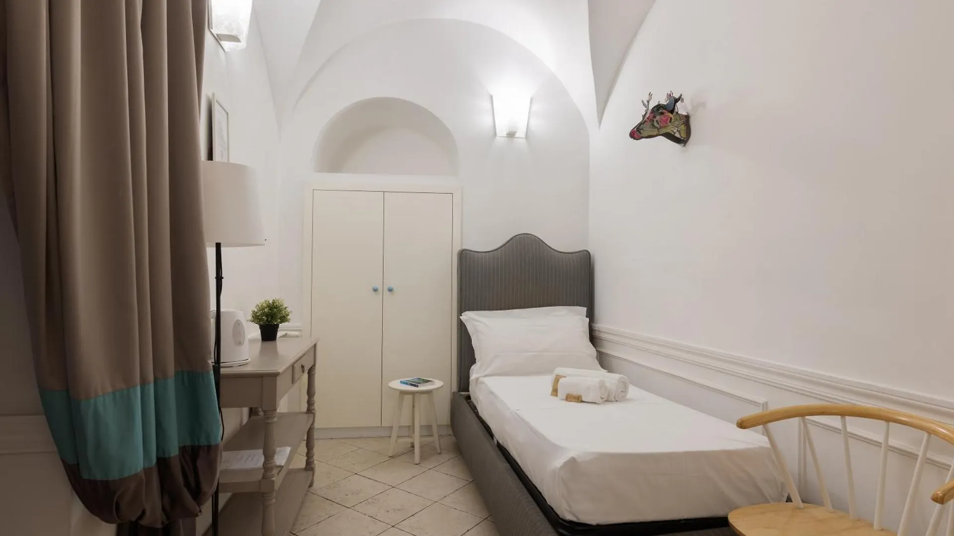 Domus 15 - Guest House Rome Italy