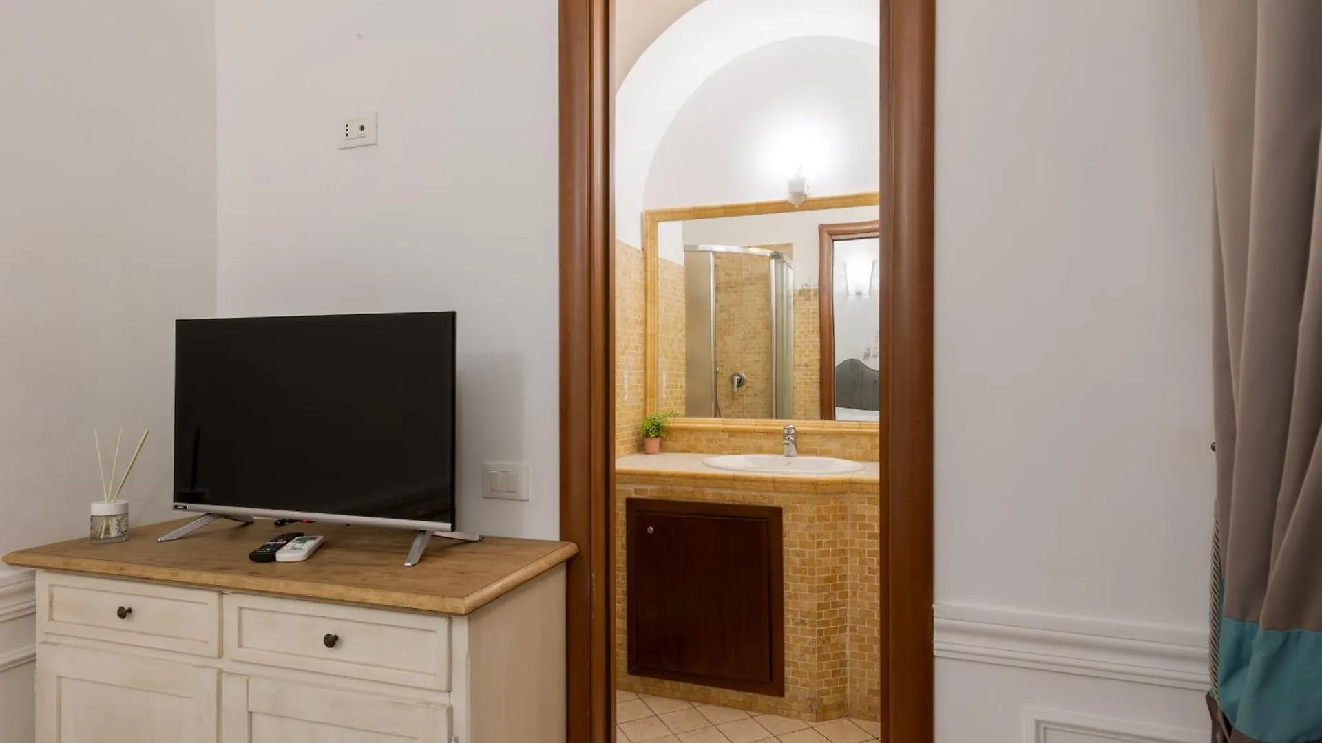 Domus 15 - Guest House Rome Italy